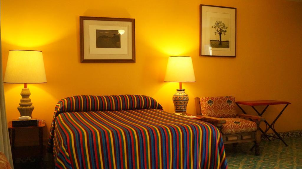Bed and Breakfast Casa De Las Flores Tlaquepaque Pokoj fotografie